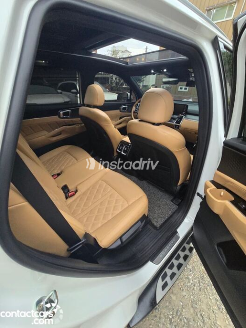 Kia Sorento 2023 White Automatic Used for Sale in Greater Cairo ( Cairo + Giza) - 3