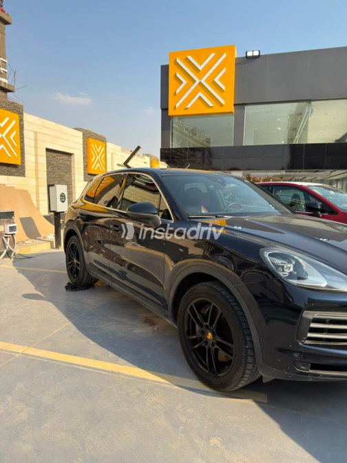 Porsche Cayenne S 2019 Black Automatic Used for Sale in Greater Cairo ( Cairo + Giza) - 2