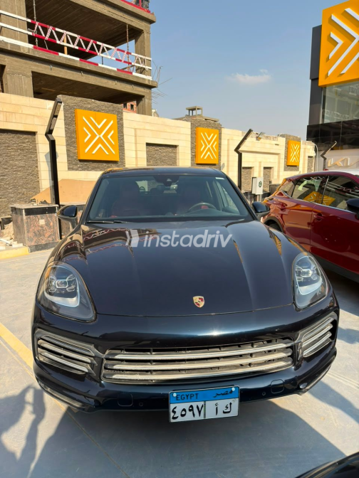 Porsche Cayenne S 2019 Black Automatic Used for Sale in Greater Cairo ( Cairo + Giza) - 4