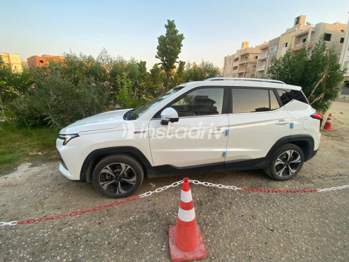 جاك JS4 2025 أبيض أوتوماتيك مستعملة للبيع في القاهرة الكبرى ( القاهرة - الجيزة) - 5
