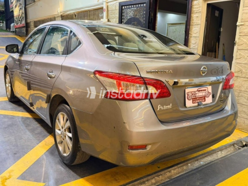 Nissan Sentra 2018 White Automatic Used for Sale in Heliopolis - 4