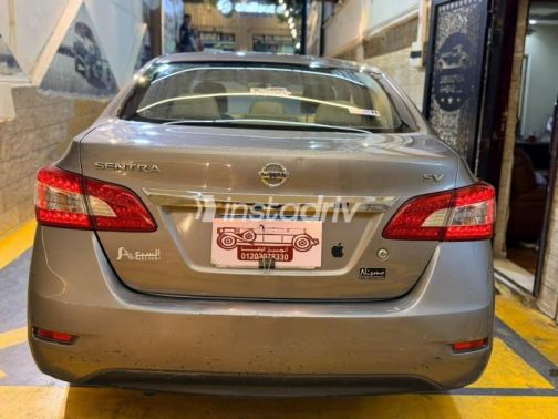 Nissan Sentra 2018 White Automatic Used for Sale in Heliopolis - 6
