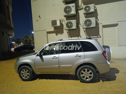 Chery Tiggo 3 2019 Silver Automatic Used for Sale in Greater Cairo ( Cairo + Giza) - 3