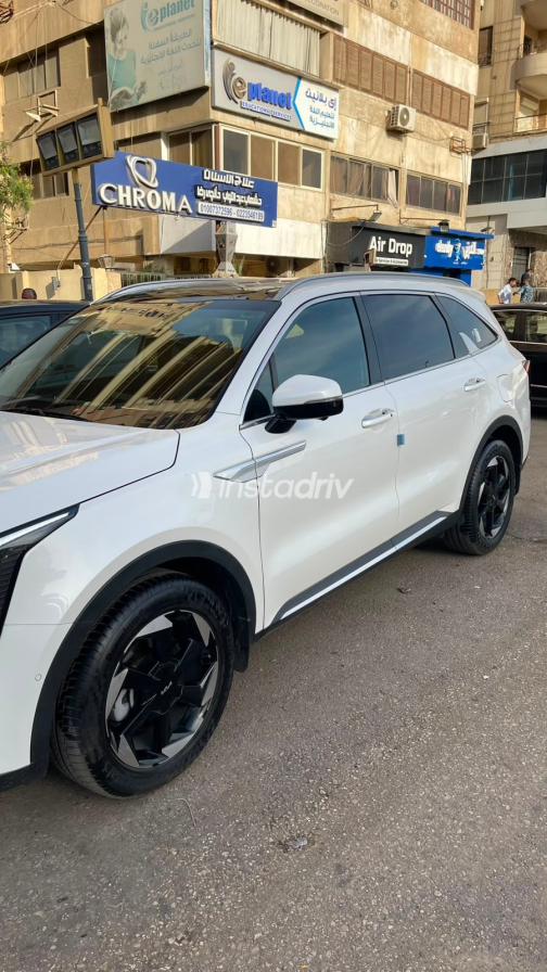 Kia Sorento 2025 White Automatic Used for Sale in Greater Cairo ( Cairo + Giza) - 5