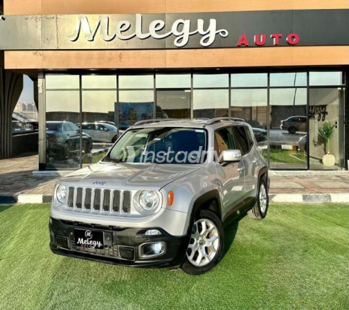 Jeep Renegade 2016 Silver Automatic Used for Sale in Cairo - 2