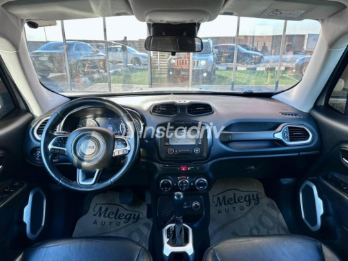 Jeep Renegade 2016 Silver Automatic Used for Sale in Cairo - 7