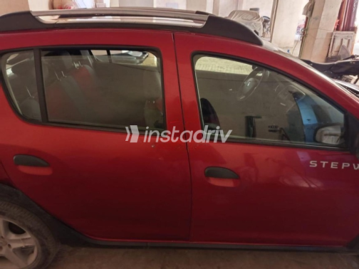 Renault Sandero Step Way 2015 Red Automatic Used for Sale in Pyramids Gardens - 1