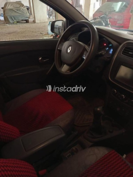Renault Sandero Step Way 2015 Red Automatic Used for Sale in Pyramids Gardens - 3