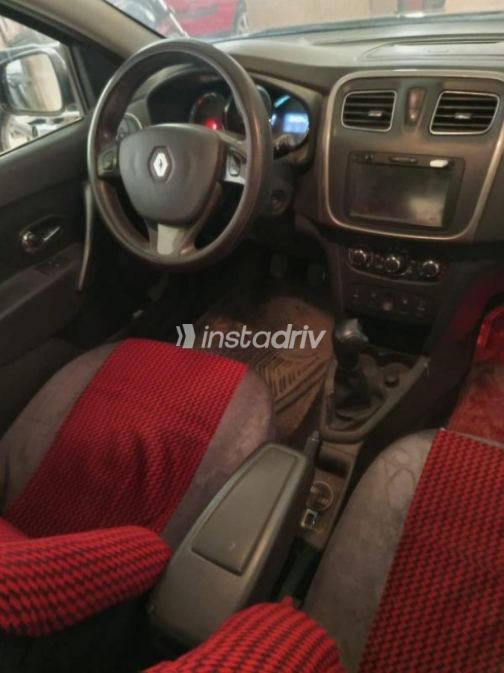 Renault Sandero Step Way 2015 Red Automatic Used for Sale in Pyramids Gardens - 5
