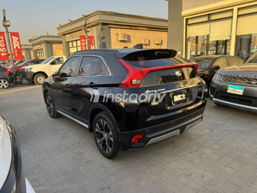 Mitsubishi Eclipse Cross 2018 Black Automatic Used for Sale in Nasr city - 7
