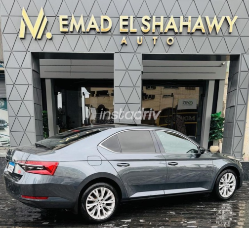 Skoda Superb 2022 Gray Automatic Used for Sale in Damietta - 5