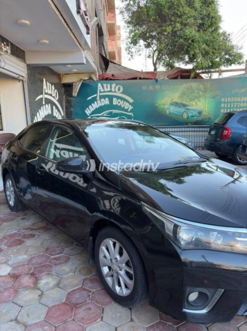 Toyota Corolla 2015 Black Automatic Used for Sale in Asyut - 1