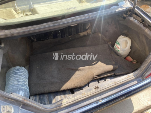 Mercedes 200 1988 Blue Automatic Used for Sale in Alexandria - 1