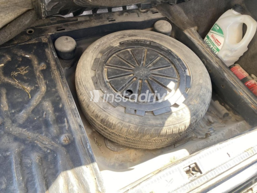 Mercedes 200 1988 Blue Automatic Used for Sale in Alexandria - 3
