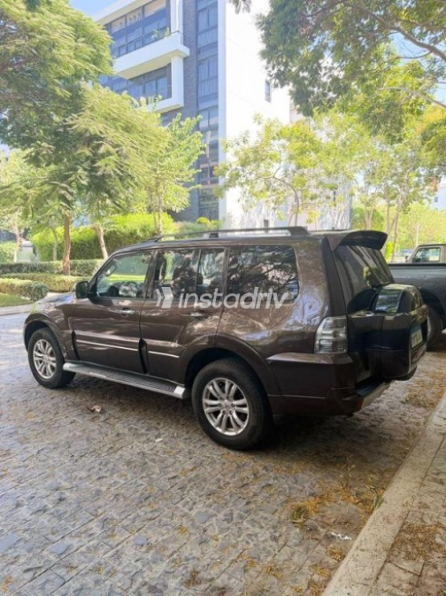 Mitsubishi Pajero 2019 Brown Automatic Used for Sale in Nasr city - 9