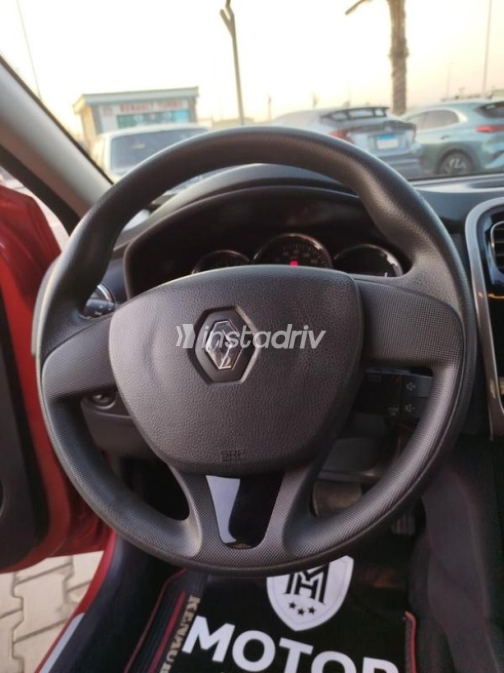 Renault Sandero 2017 Red Automatic Used for Sale in Nasr city - 3