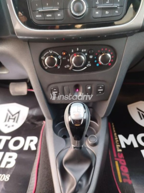 Renault Sandero 2017 Red Automatic Used for Sale in Nasr city - 5