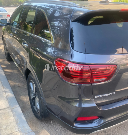 Kia Sorento 2020 Dark Gray Automatic Used for Sale in Greater Cairo ( Cairo + Giza) - 4