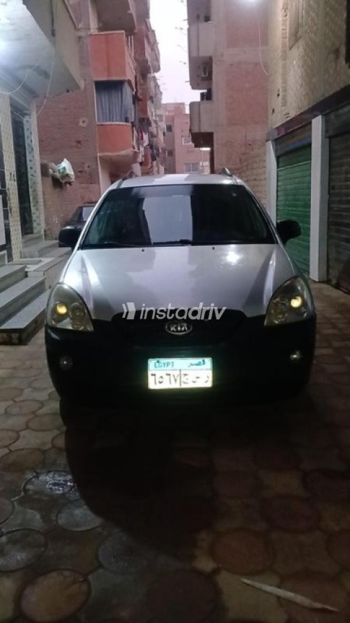 Kia Carens 2010 Silver Automatic Used for Sale in Zagazig - 2