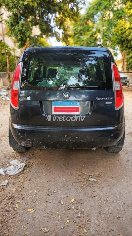 Skoda Roomster 2008 Black Automatic Used for Sale in Cairo - 4