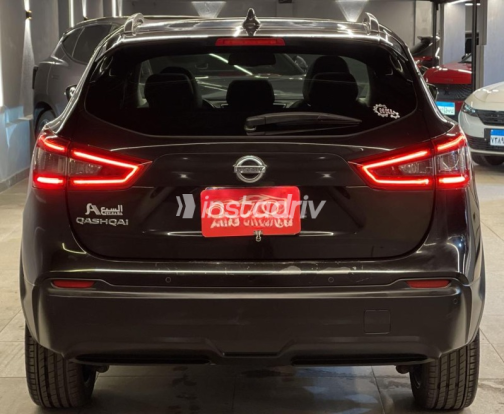 Nissan Qashqai 2018 Black Automatic Used for Sale in Cairo - 4