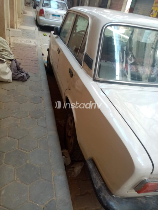 Lada 2104 1981 Beige Manual Used for Sale in Greater Cairo ( Cairo + Giza) - 7