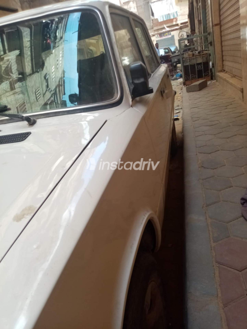 Lada 2104 1981 Beige Manual Used for Sale in Greater Cairo ( Cairo + Giza) - 10
