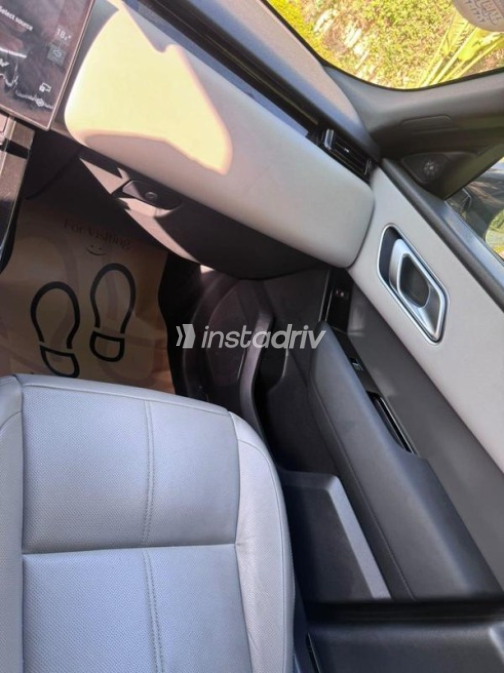 Land Rover Velar 2024 White Automatic Used for Sale in Cairo - 10