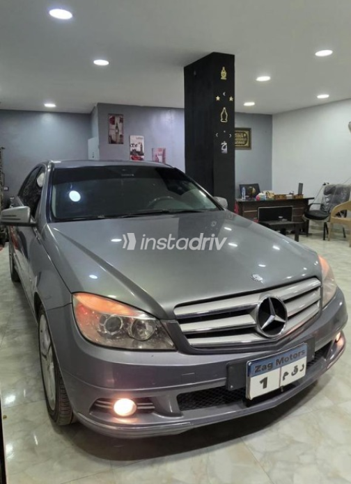 Mercedes C 180 2009 Silver Automatic Used for Sale in Zagazig - 3