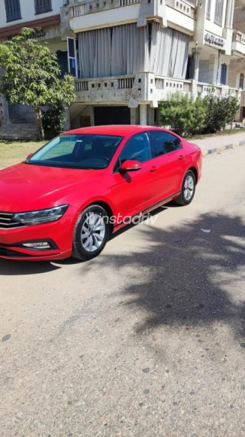 Volkswagen Passat 2021 Red Automatic Used for Sale in Damietta - 9