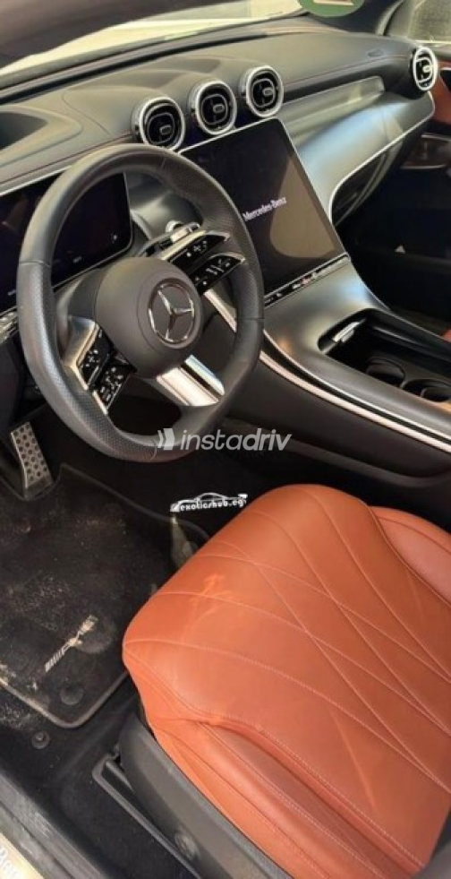 Mercedes GLC 200 2024 White Automatic Used for Sale in Cairo - 3