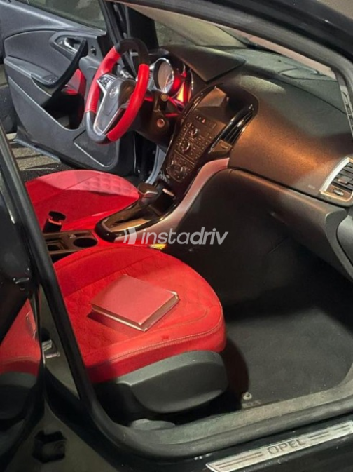 Opel Astra 2015 Black Automatic Used for Sale in Ismailia - 2