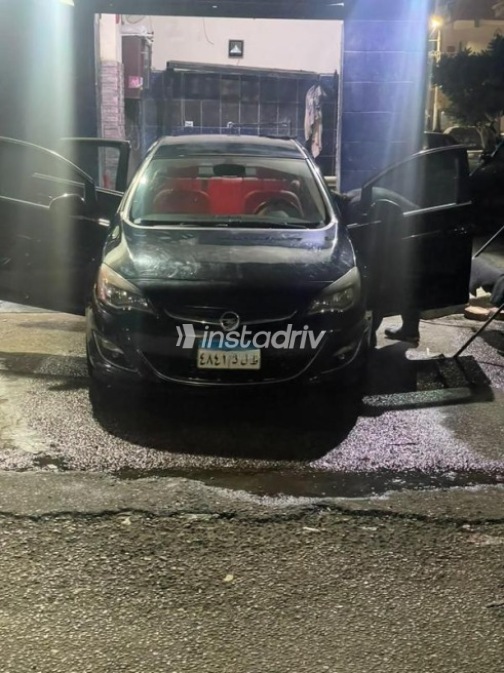 Opel Astra 2015 Black Automatic Used for Sale in Ismailia - 6