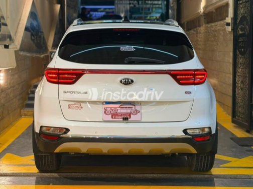 Kia Sportage 2019 White Automatic Used for Sale in Heliopolis - 4