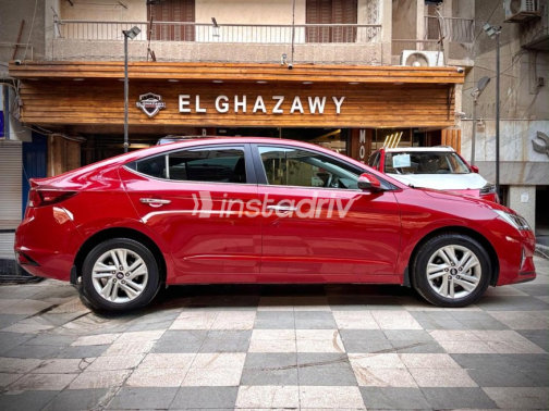 Hyundai Elantra 2025 Red Automatic Used for Sale in Cairo - 4