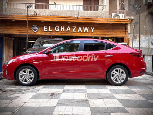 Hyundai Elantra 2025 Red Automatic Used for Sale in Cairo - 5