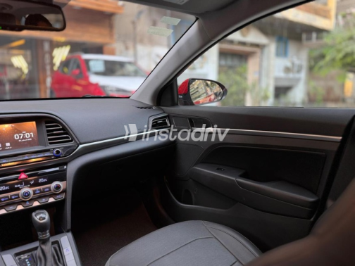 Hyundai Elantra 2025 Red Automatic Used for Sale in Cairo - 10