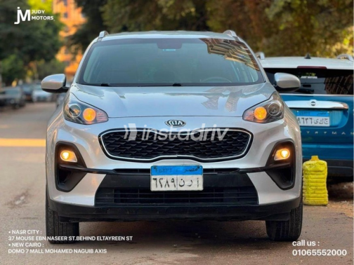 Kia Sportage 2021 Silver Automatic Used for Sale in Nasr city - 5