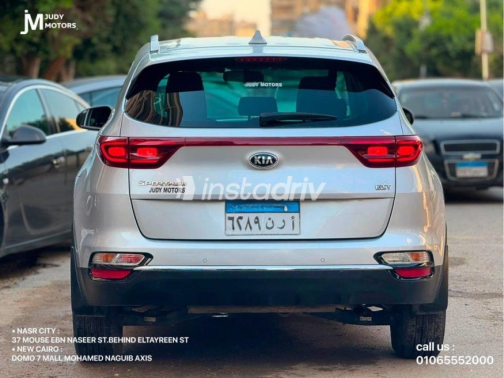 Kia Sportage 2021 Silver Automatic Used for Sale in Nasr city - 6