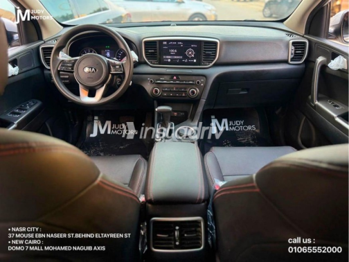 Kia Sportage 2021 Silver Automatic Used for Sale in Nasr city - 7