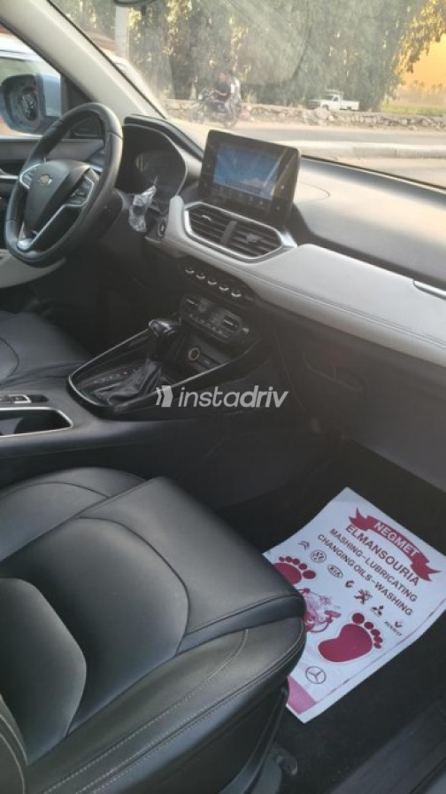 Chevrolet Captiva 2020 Gray Automatic Used for Sale in Warraq - 9