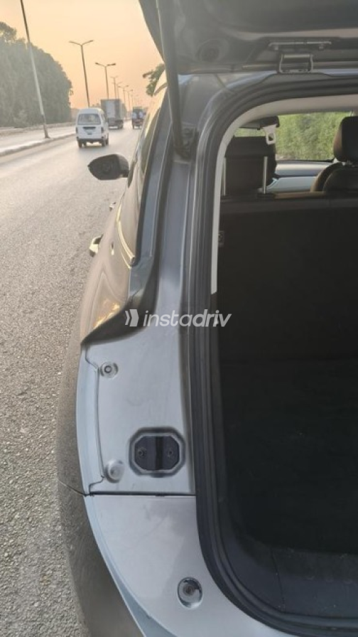 Chevrolet Captiva 2020 Gray Automatic Used for Sale in Warraq - 10