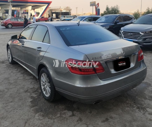 Mercedes E 300 2010 Gray Automatic Used for Sale in Maadi - 5