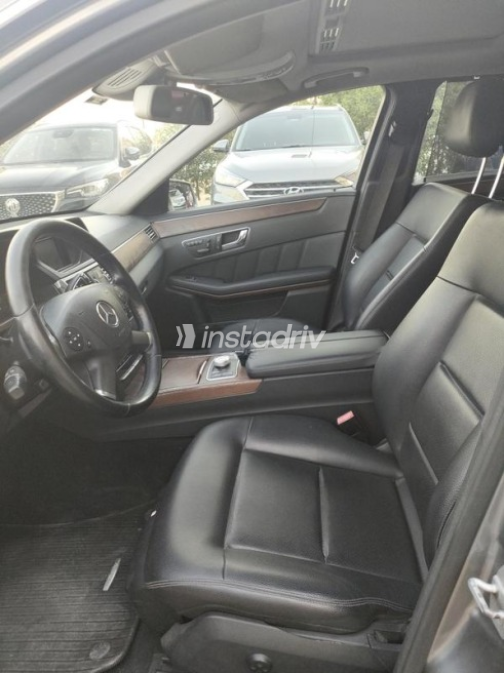 Mercedes E 300 2010 Gray Automatic Used for Sale in Maadi - 7