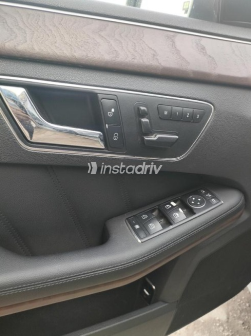 Mercedes E 300 2010 Gray Automatic Used for Sale in Maadi - 8