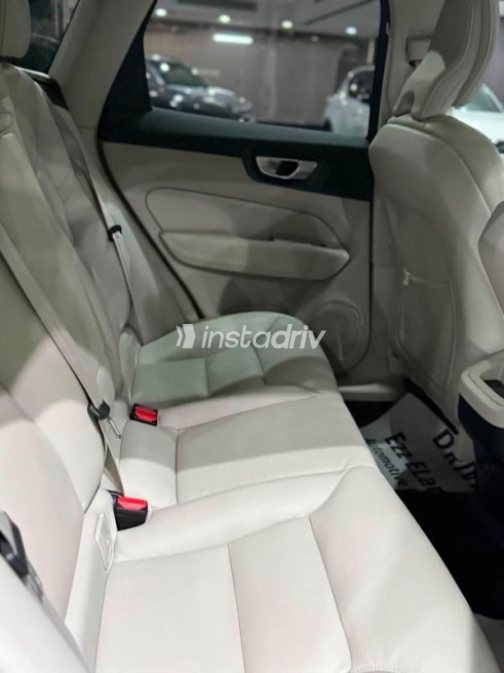 Volvo XC60 2024 Gray Automatic Used for Sale in Greater Cairo ( Cairo + Giza) - 9