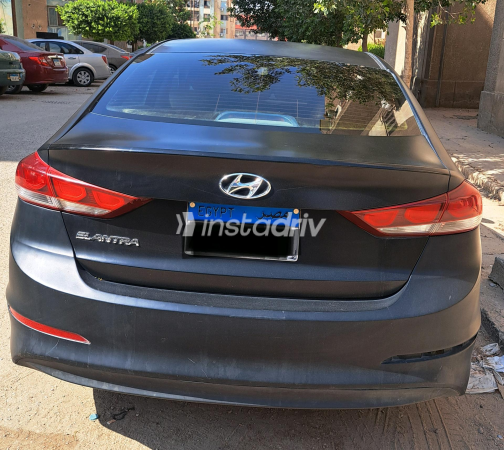 Hyundai Elantra AD 2019 Black Automatic Used for Sale in Greater Cairo ( Cairo + Giza) - 6