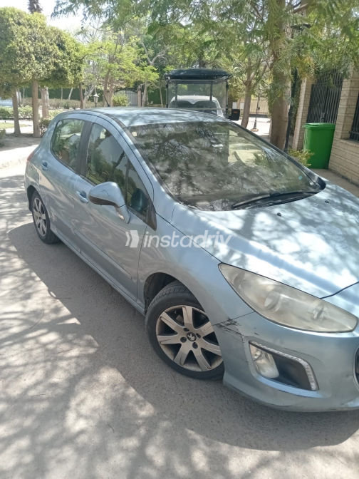 Peugeot 308 2012 Blue Automatic Used for Sale in Greater Cairo ( Cairo + Giza) - 3