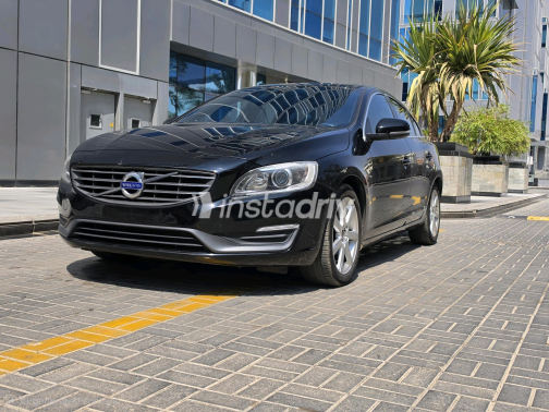 فولفو S60 2016 أسود أوتوماتيك مستعملة للبيع في القاهرة الكبرى ( القاهرة - الجيزة) - 1
