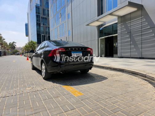فولفو S60 2016 أسود أوتوماتيك مستعملة للبيع في القاهرة الكبرى ( القاهرة - الجيزة) - 3